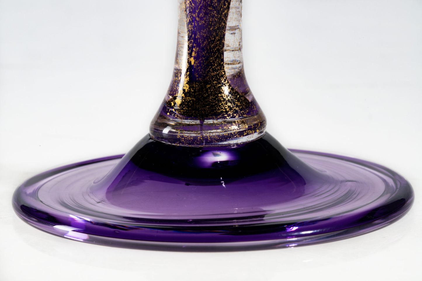 Hyacinth Wine Goblet Single, bottom detail