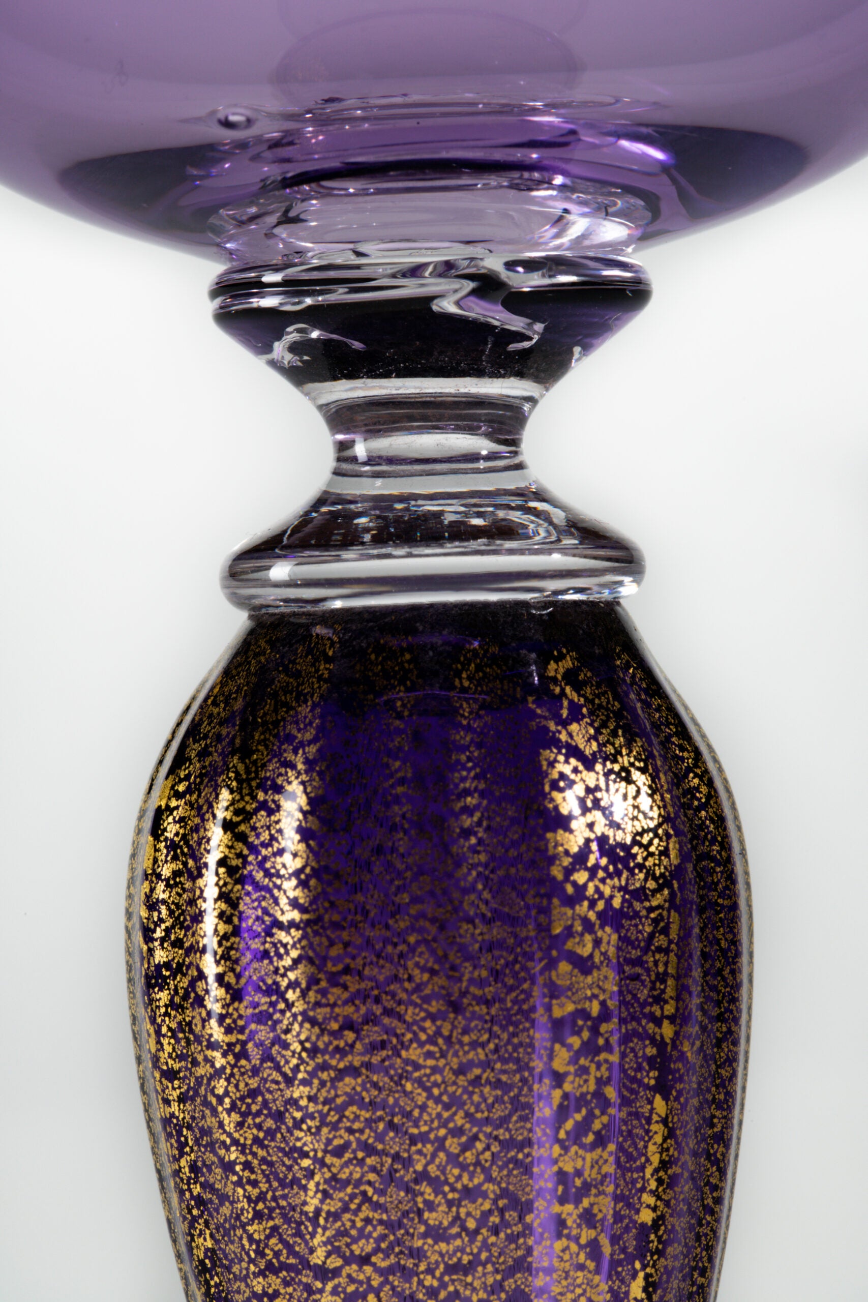 Hyacinth Wine Goblet Single, detail