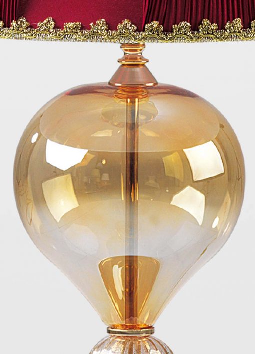 Italian elegant gold Murano glass table lamp body detail