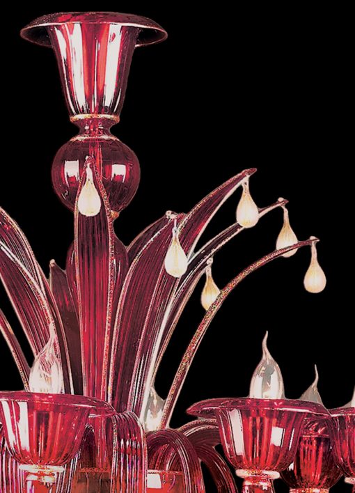 Red Venetian chandelier in Murano glass, detail left side